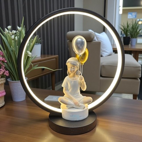 Dekoratif Masa Üstü Usb Led Lambalı Balonlu Oturan Kız Gold