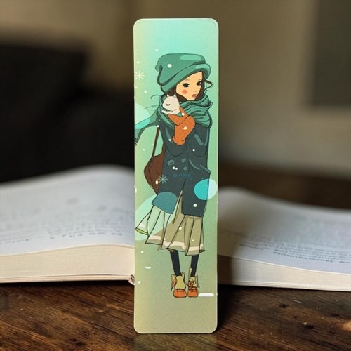 Dokuz Kışlık Şapkalı Kız Kitap Ayracı
