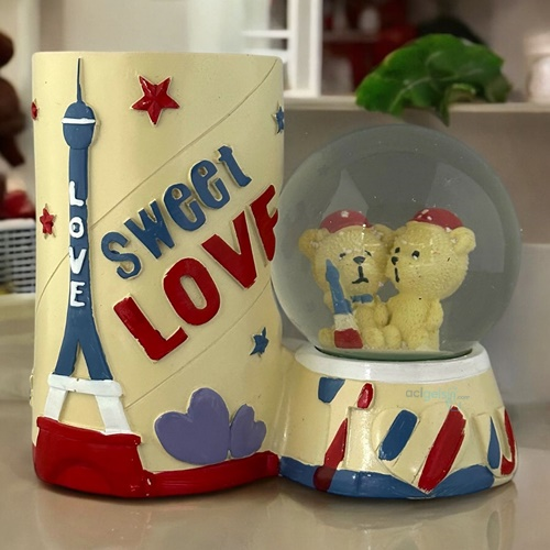 Masa Üsti Sweet Love Kalemlikli Işıklı Kar Küresi
