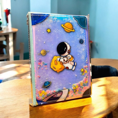 Maxx Astronot Temalı Pullu Kapak Kadife Not Defteri