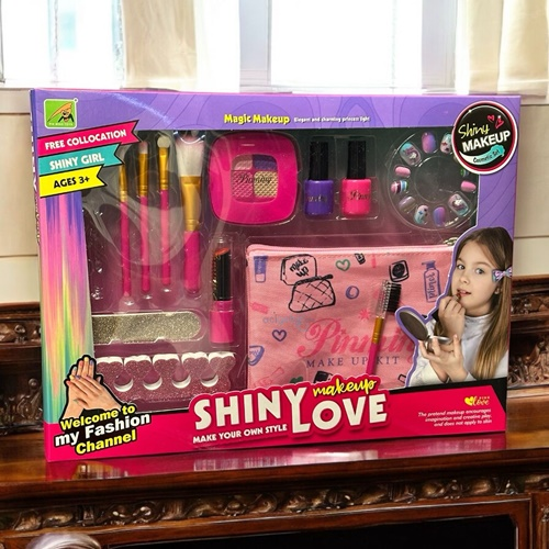 Mega Shiny Love Makyaj Çantalı Manikür Seti