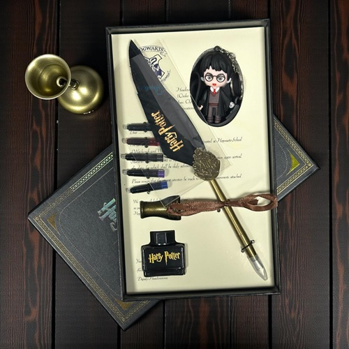 Nostaljik Harry Potter Siyah Tüylü Dolma Kalem Seti Ve Anahtarlık