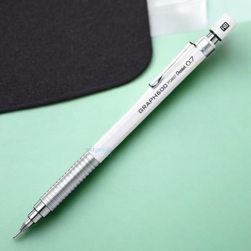 Pentel Graphgear 600 Teknik Çizim Versatil Uçlu Kalem Beyaz 0,7