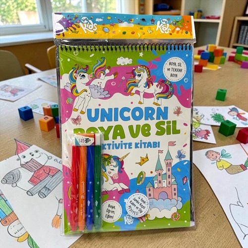Unicorn – Boya Ve Sil Aktivite Kitabı Jumbo Keçeli Kalem Ve Silgi