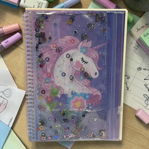 Vuki Simli Sulu Ve Çantalı Kapaklı A5 Defter Unicorn