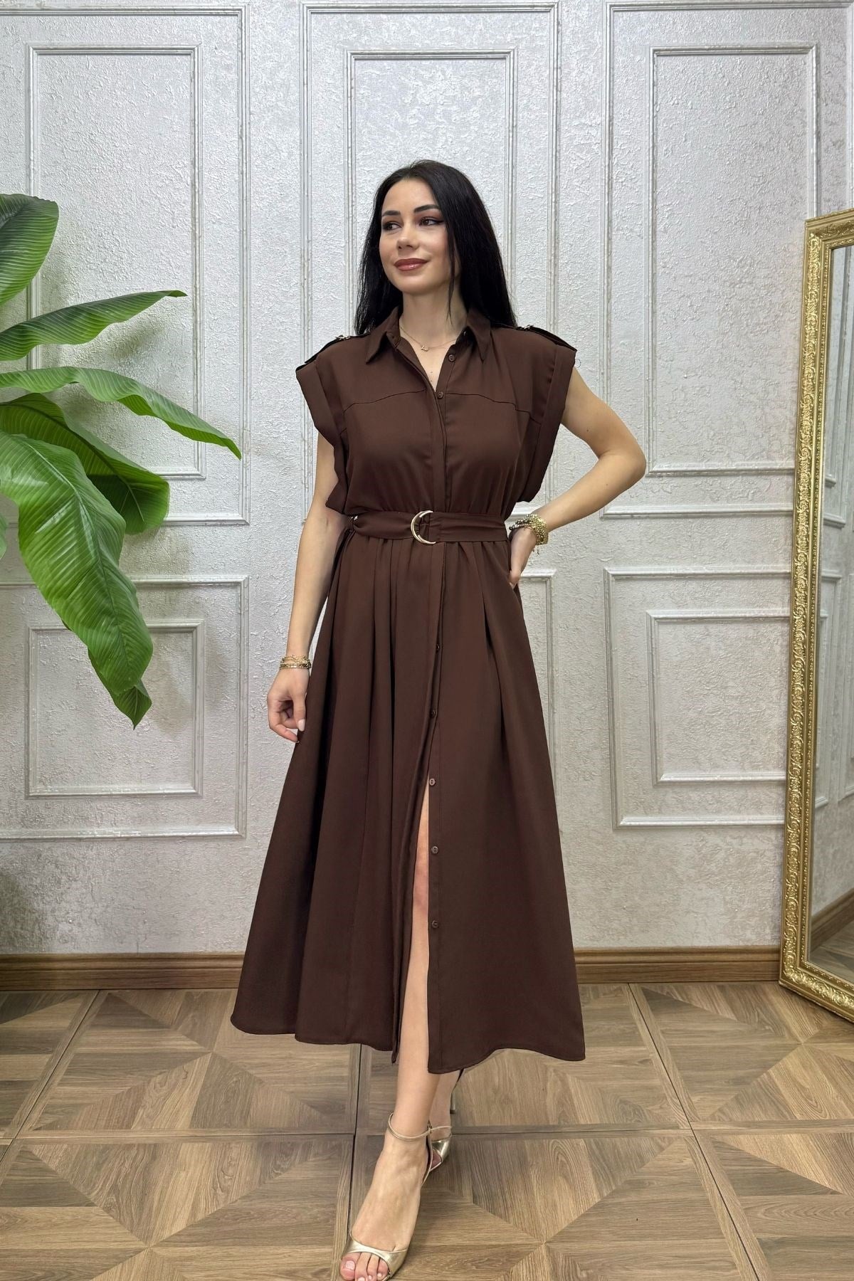 Kahverengi Omzu Apolet Detay Kemerli Gömlek Elbise