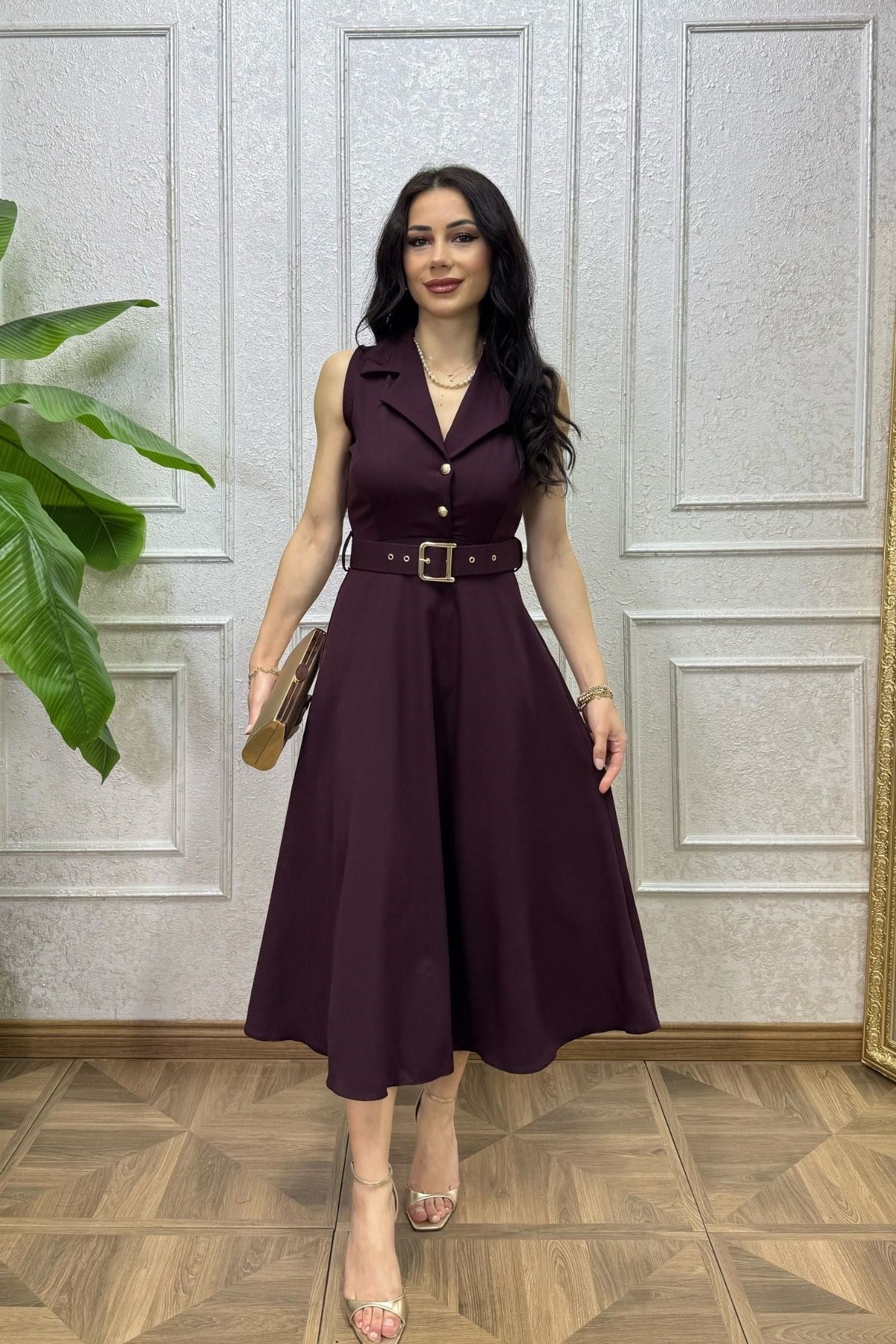 Mürdüm Göğsü Düğmeli Kemerli Elbise