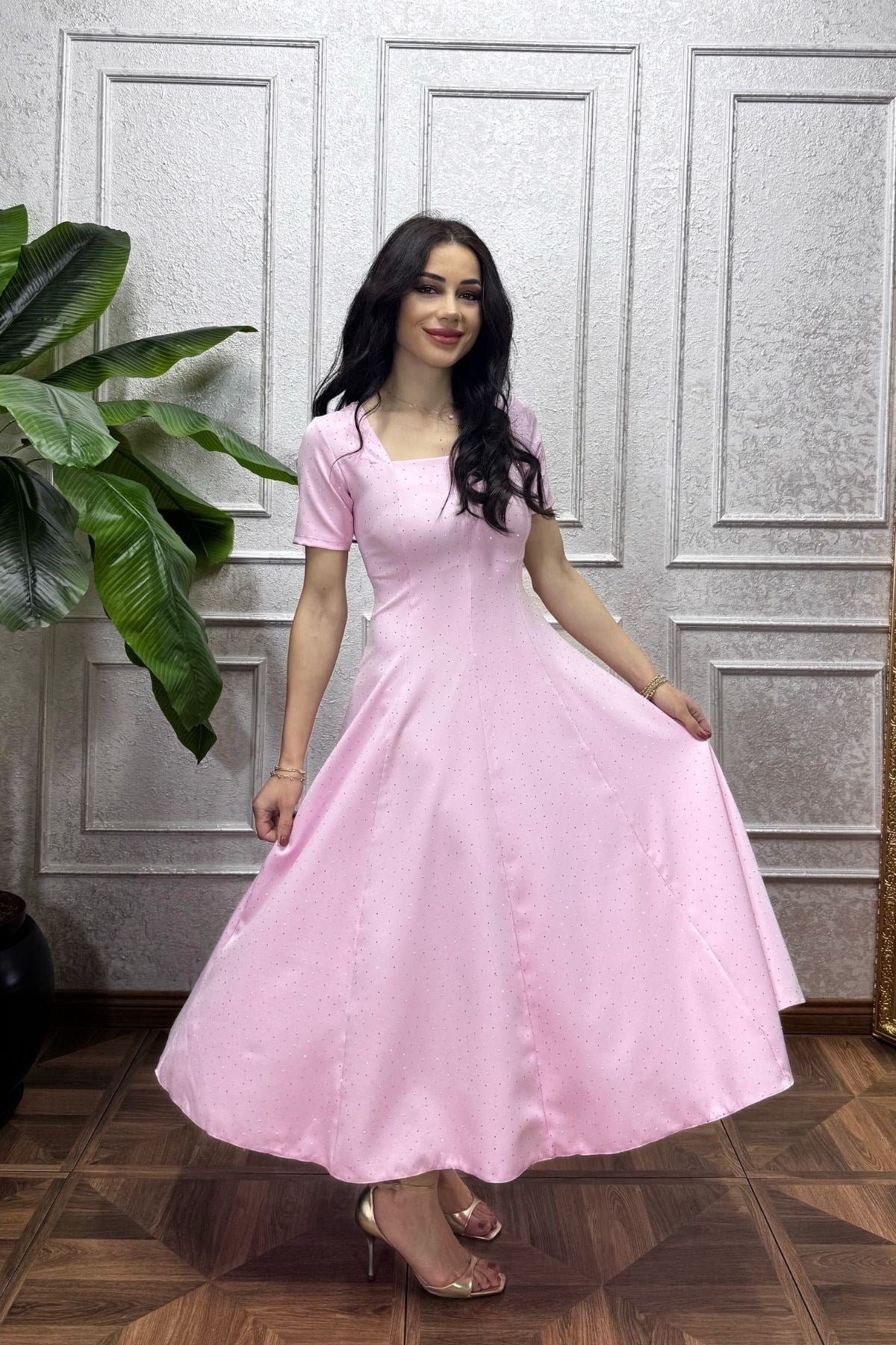 Açık Pembe Taş Süslemeli Parçalı Kloş Elbise