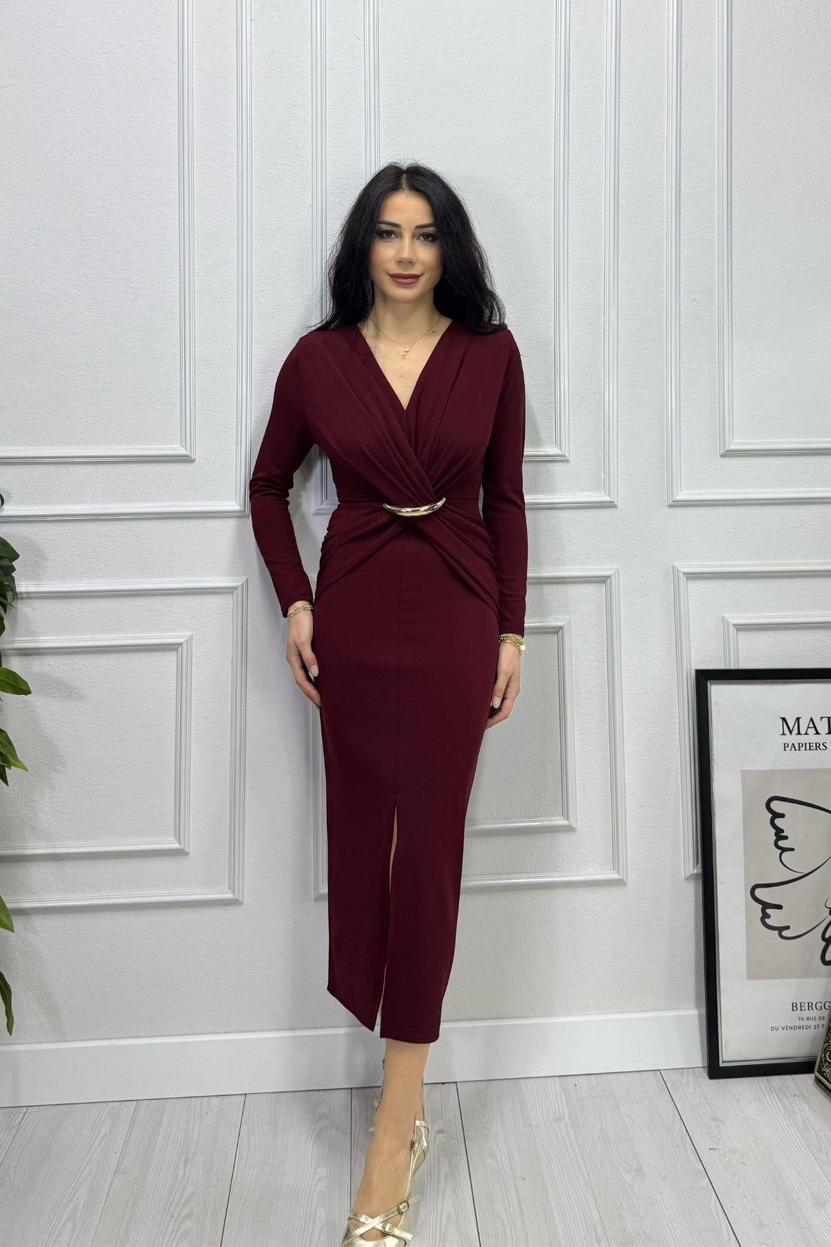 Bordo Beli Aksesuarlı Drapeli Krep Elbise