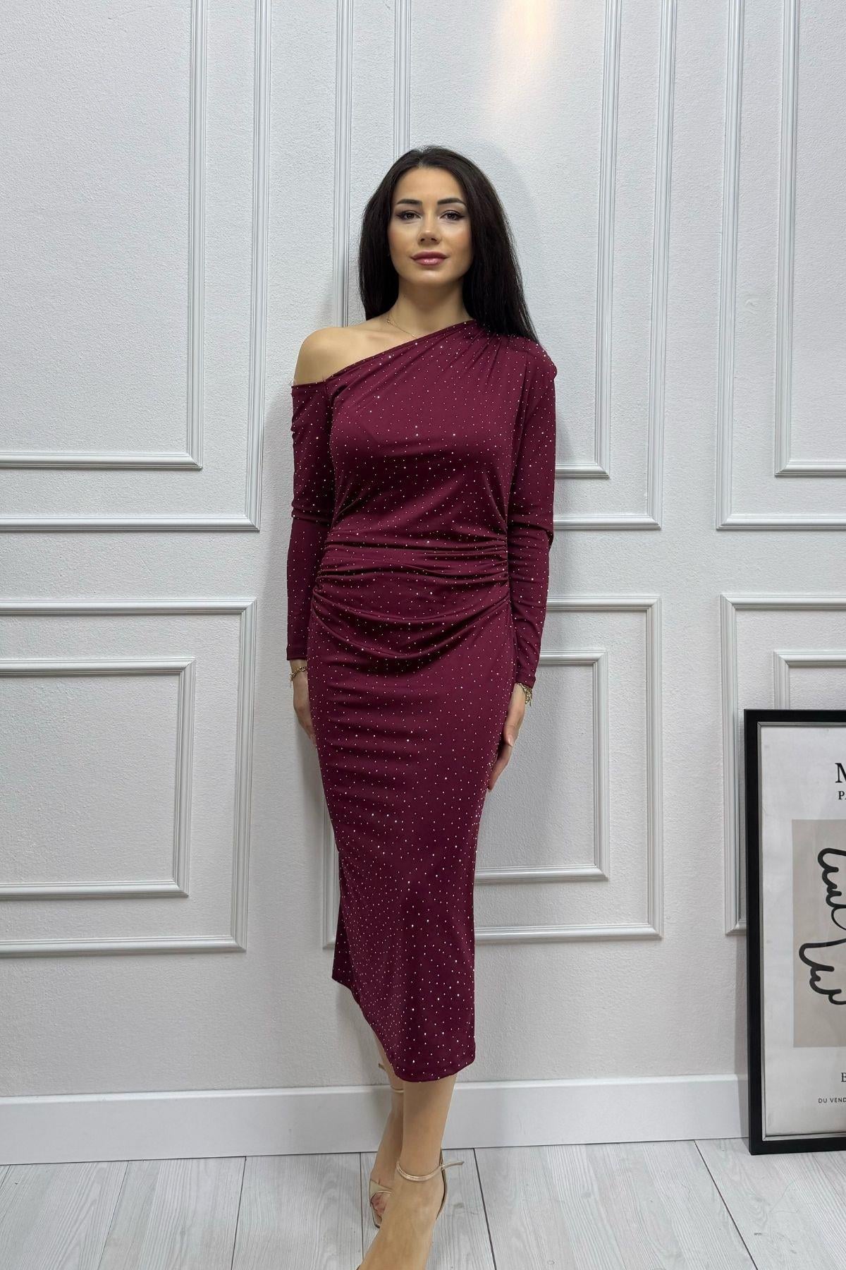Bordo Beli Drapeli Tek Omzu Düşük Taşlı Elbise