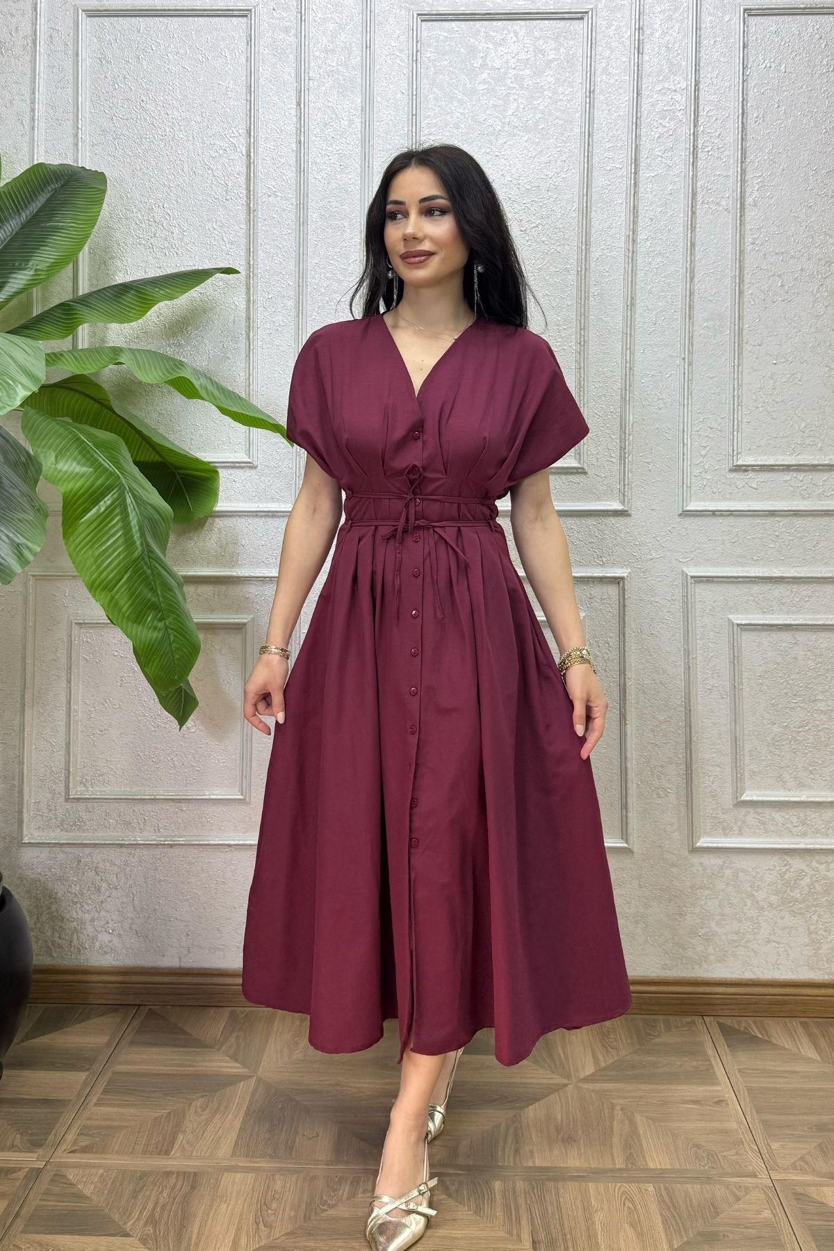 Bordo Beli Pileli İp Bağlamalı Gömlek Elbise