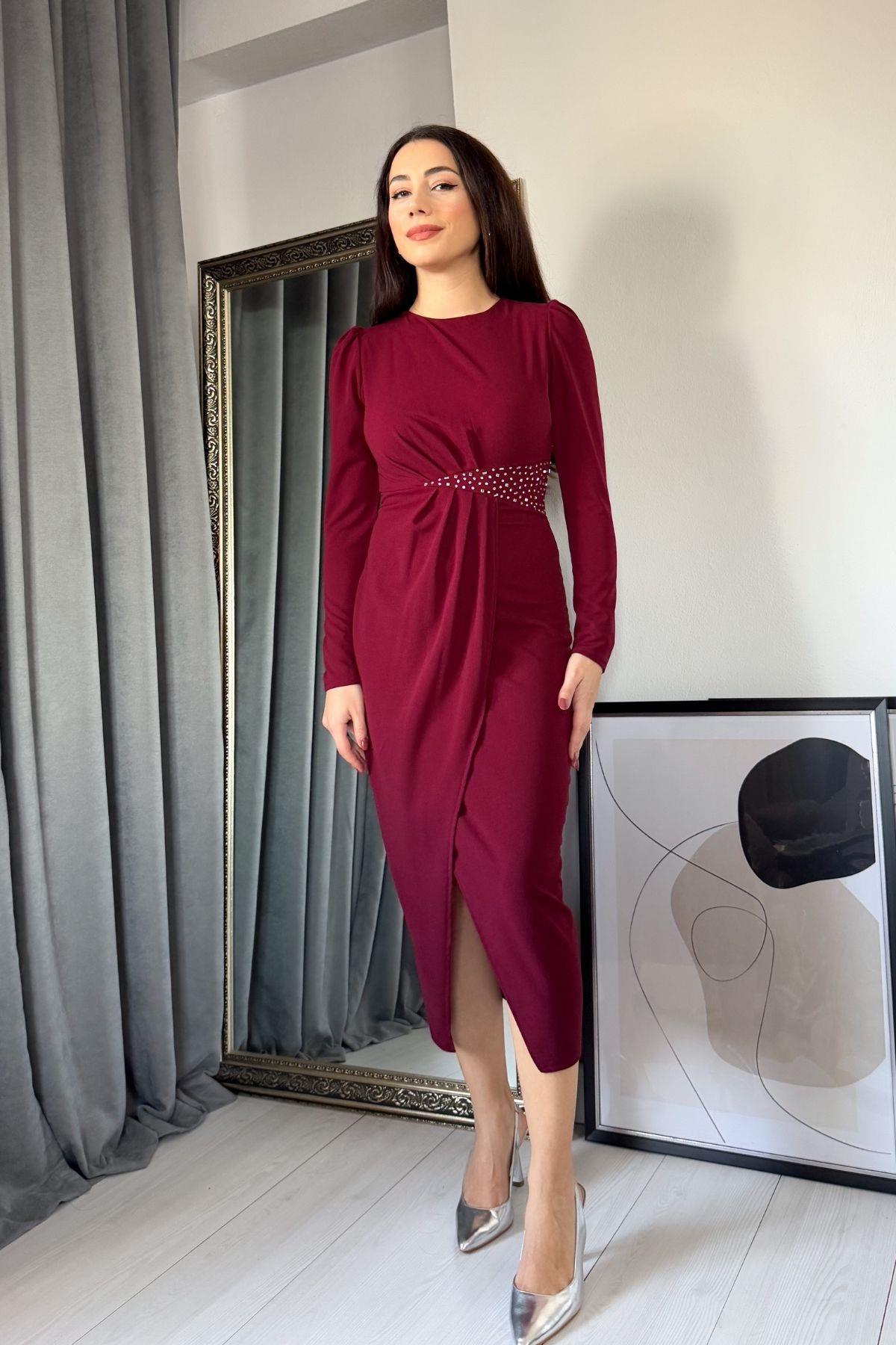 Bordo Beli Taş Süslemeli Krep Elbise