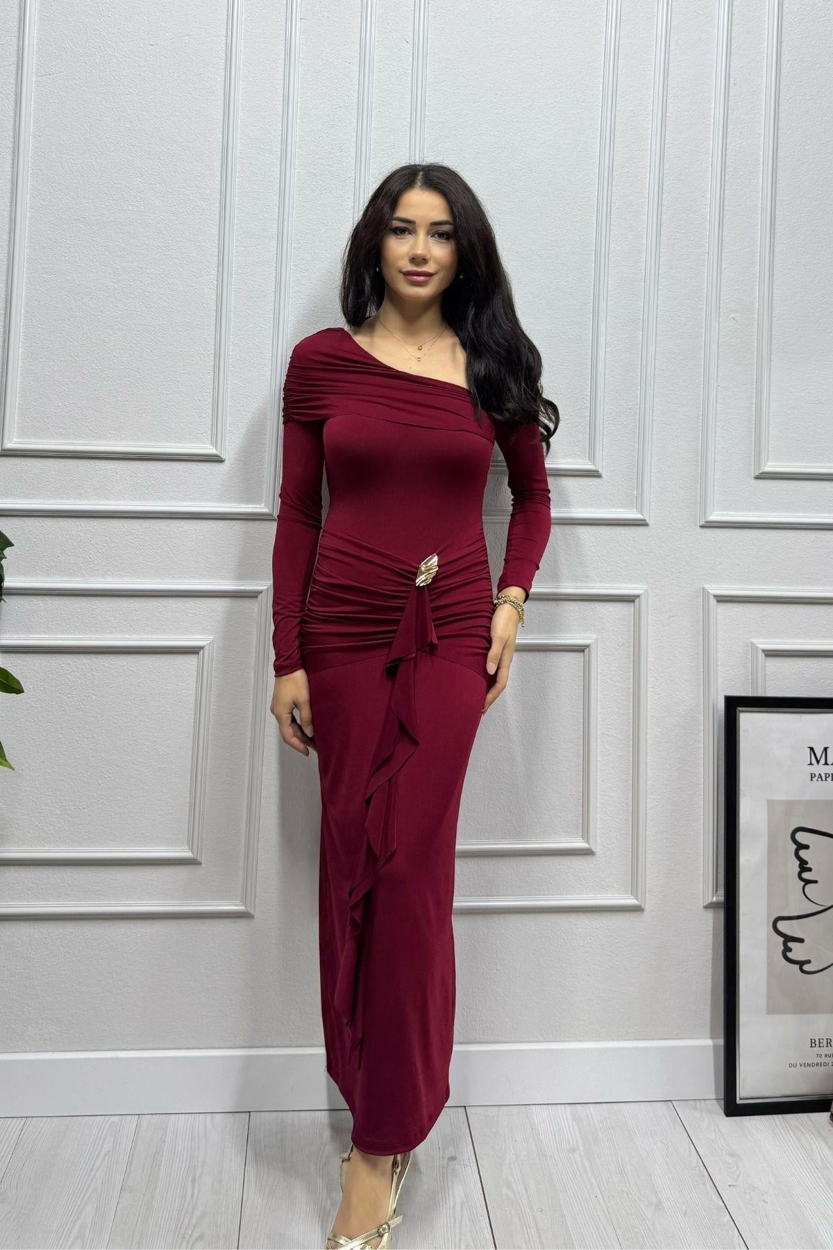 Bordo Tek Omzu Düşük Eteği Parça Detay Elbise