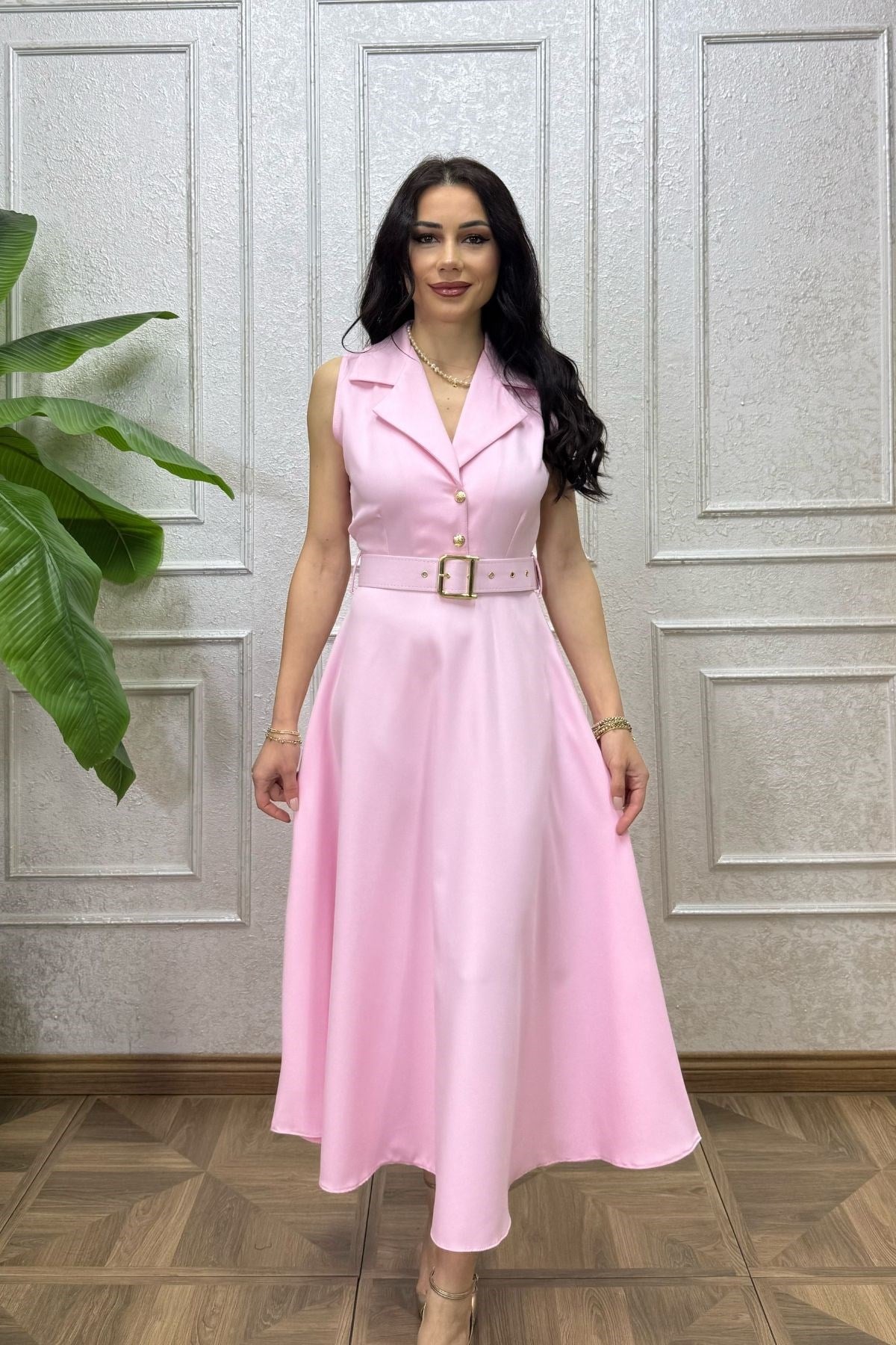 Pembe Göğsü Düğmeli Kemerli Elbise
