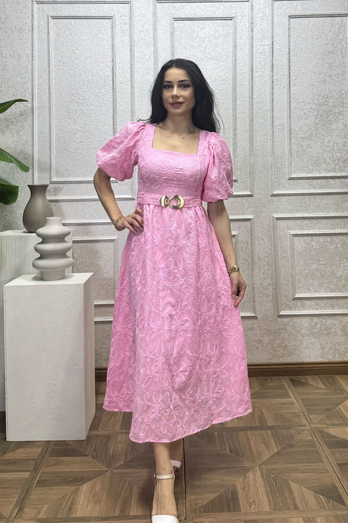 Pembe Kemeri Gold Detay Brode Elbise