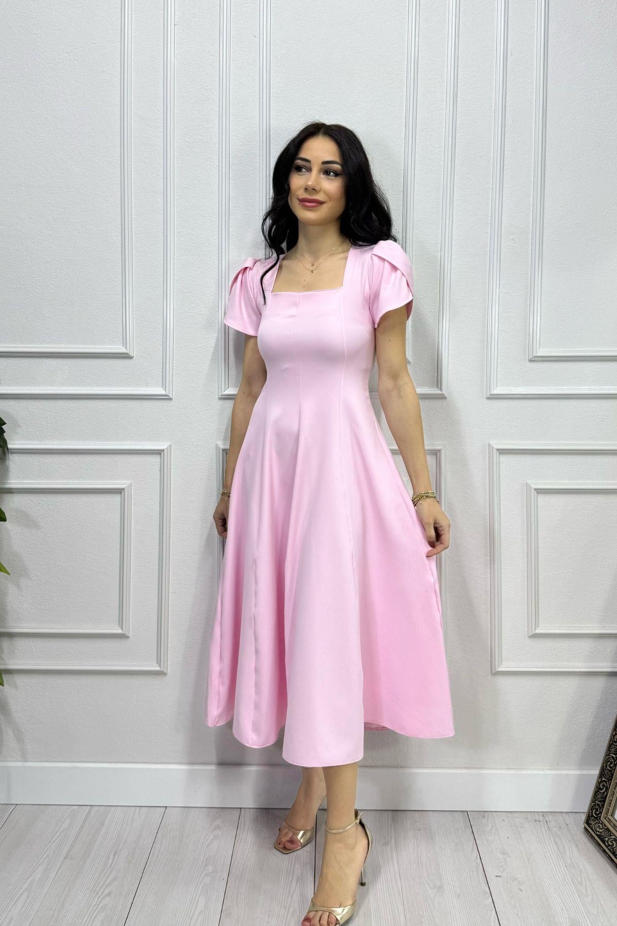 Pembe Kol Detaylı Parçalı Kloş Elbise