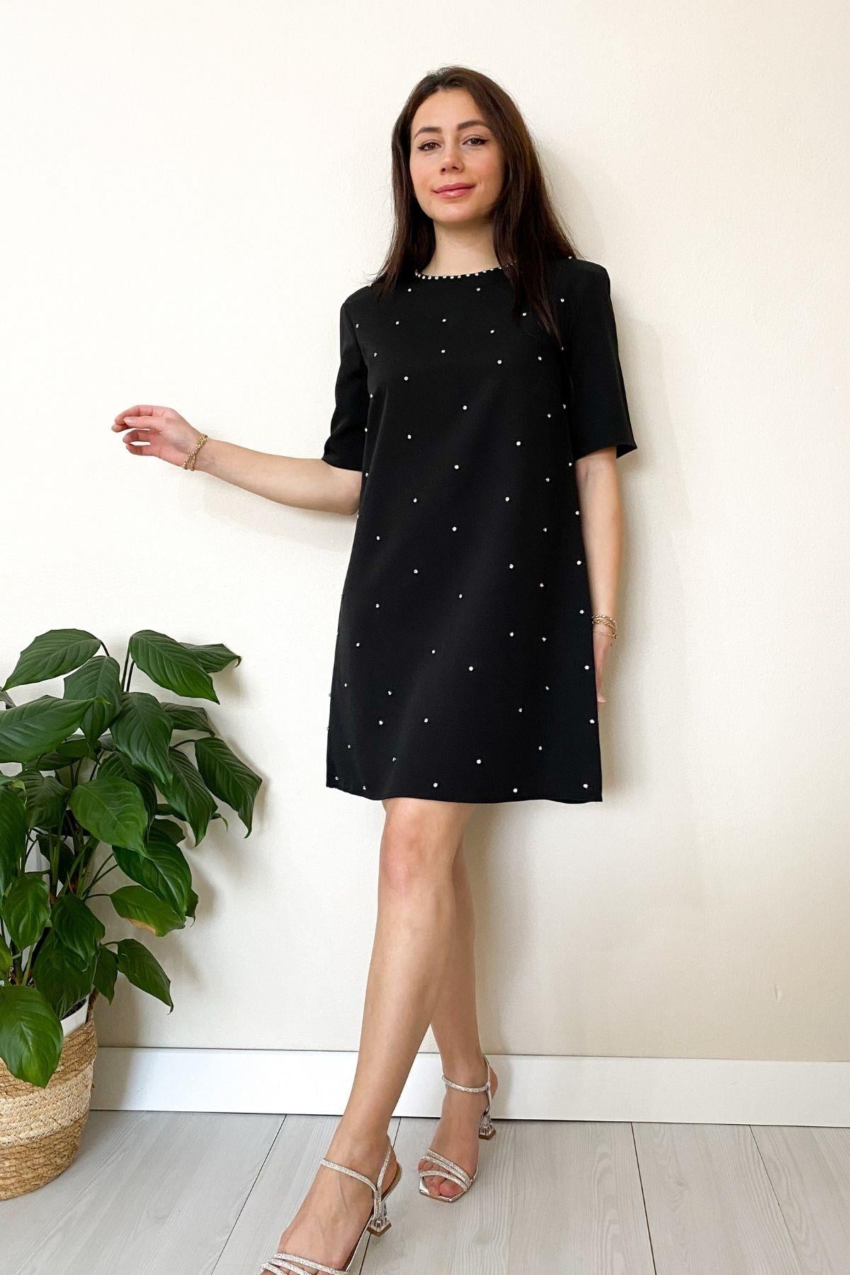 Siyah Taş Süslemeli Çan Etek Krep Elbise