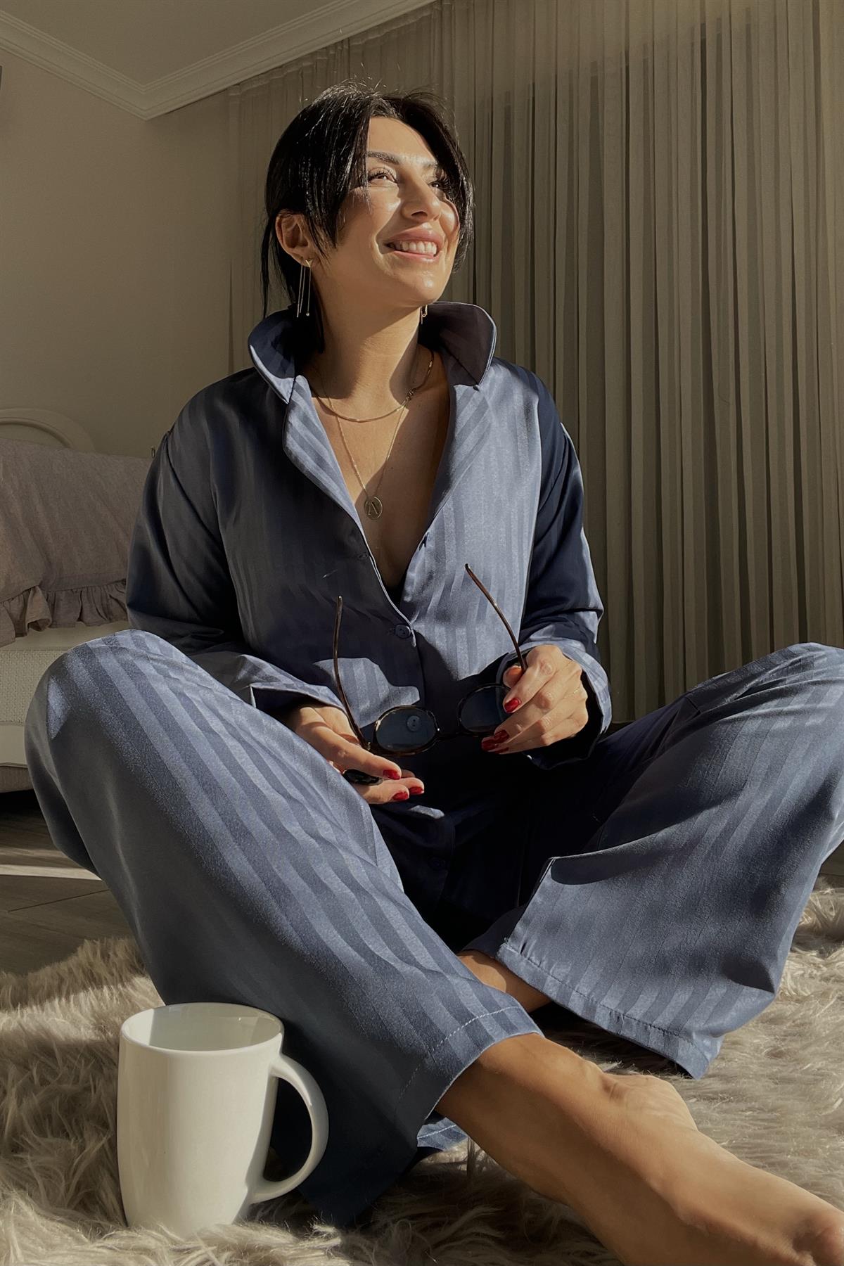 Lacivert Dokulu Saten Pijama Takımı