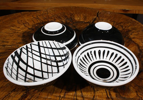 Black and White Bowl Set