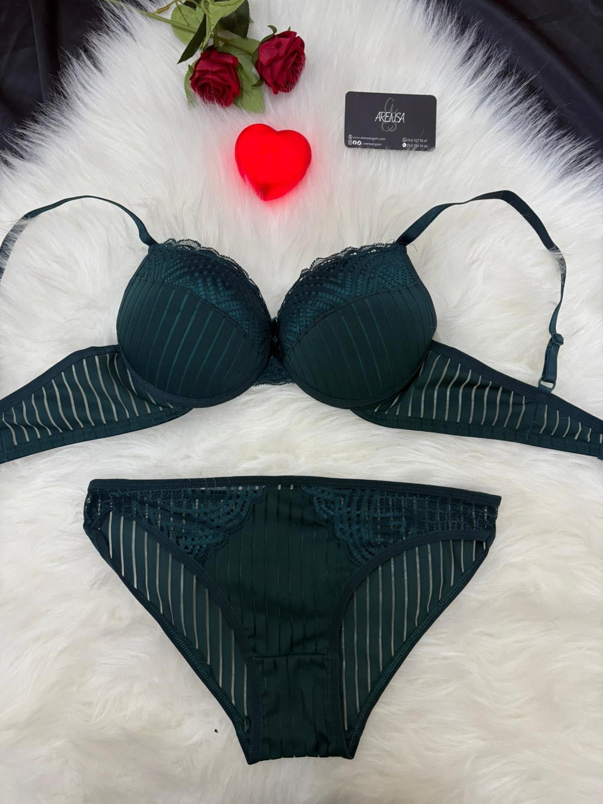 Yeşil Dolgulu Balenli Çizgili Dantelli Sütyen Takım