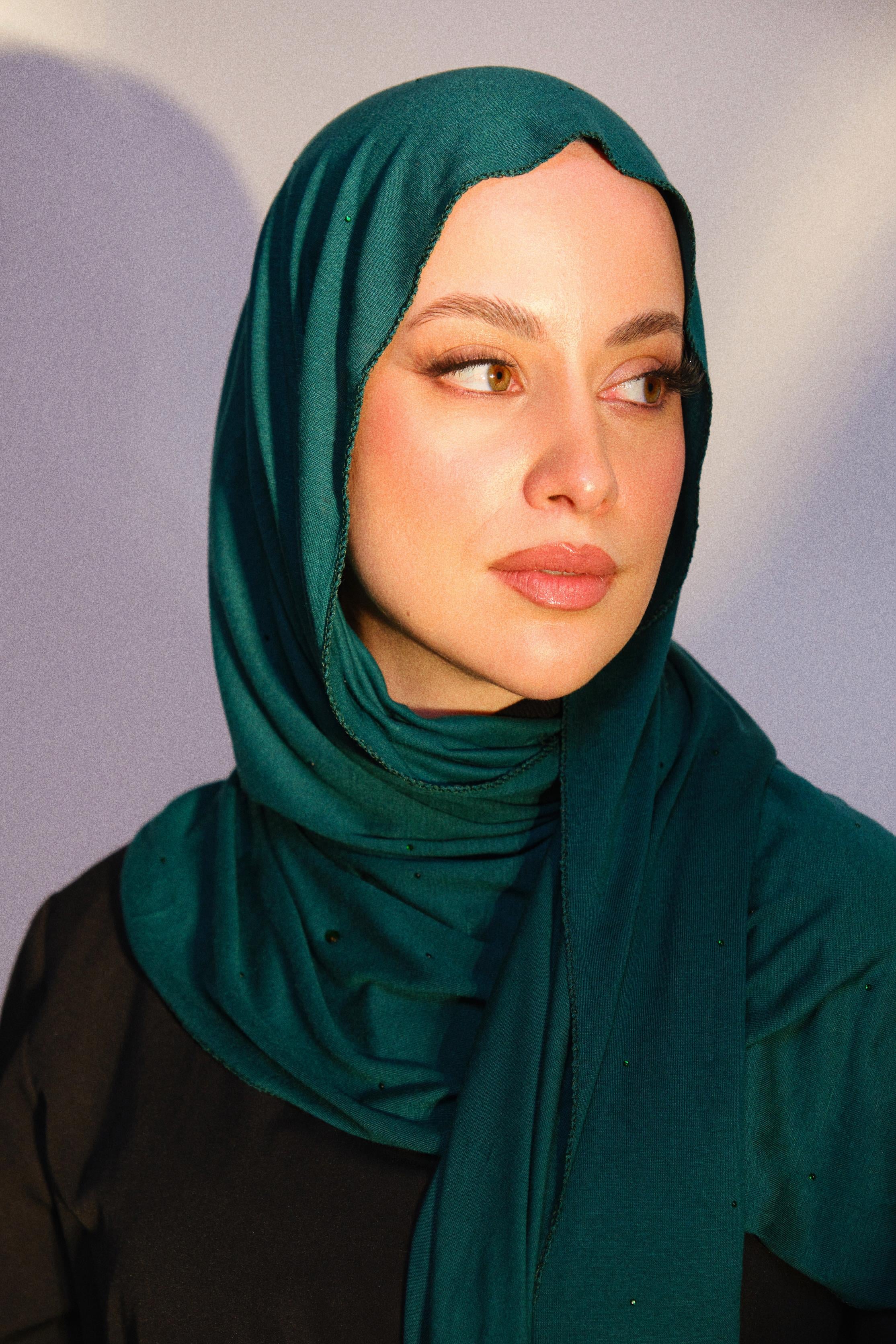 STONE-EMBELLISHED PREMIUM COTTON SHAWL-ZÜMRÜT