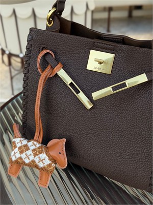 Charm Detaylı Kilit Tokalı Çanta Kahverengi
