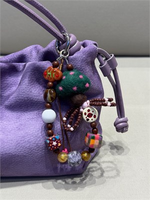 Boncuk Charm Detaylı Büzgülü Süet Çanta Lila
