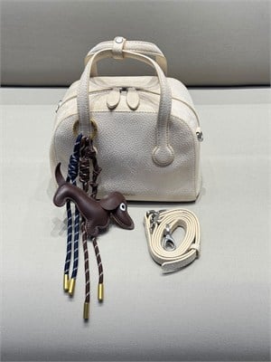 Charm Detaylı Askılı Mini Çanta Ekru