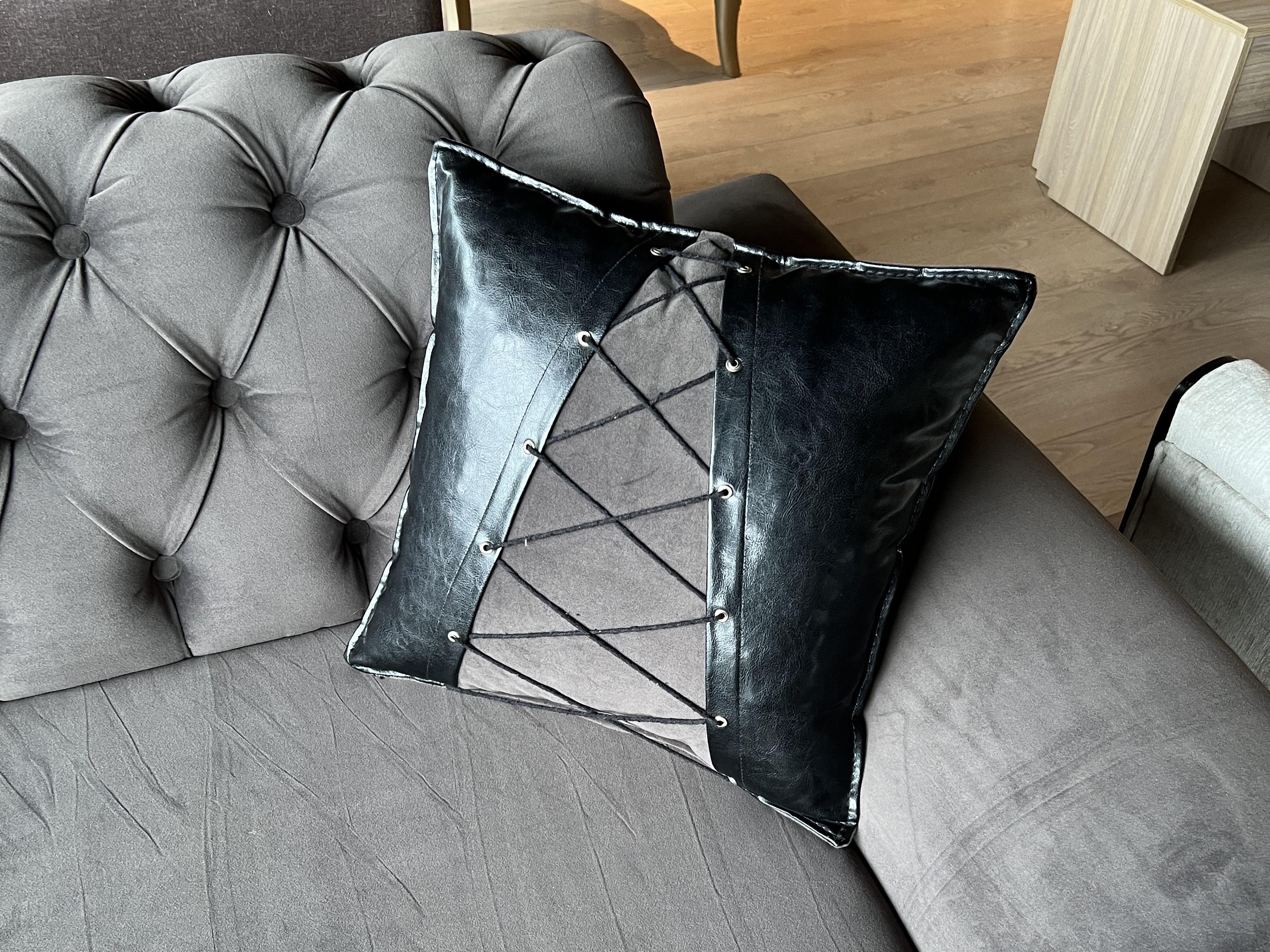 ANTIC PARIS PILLOW