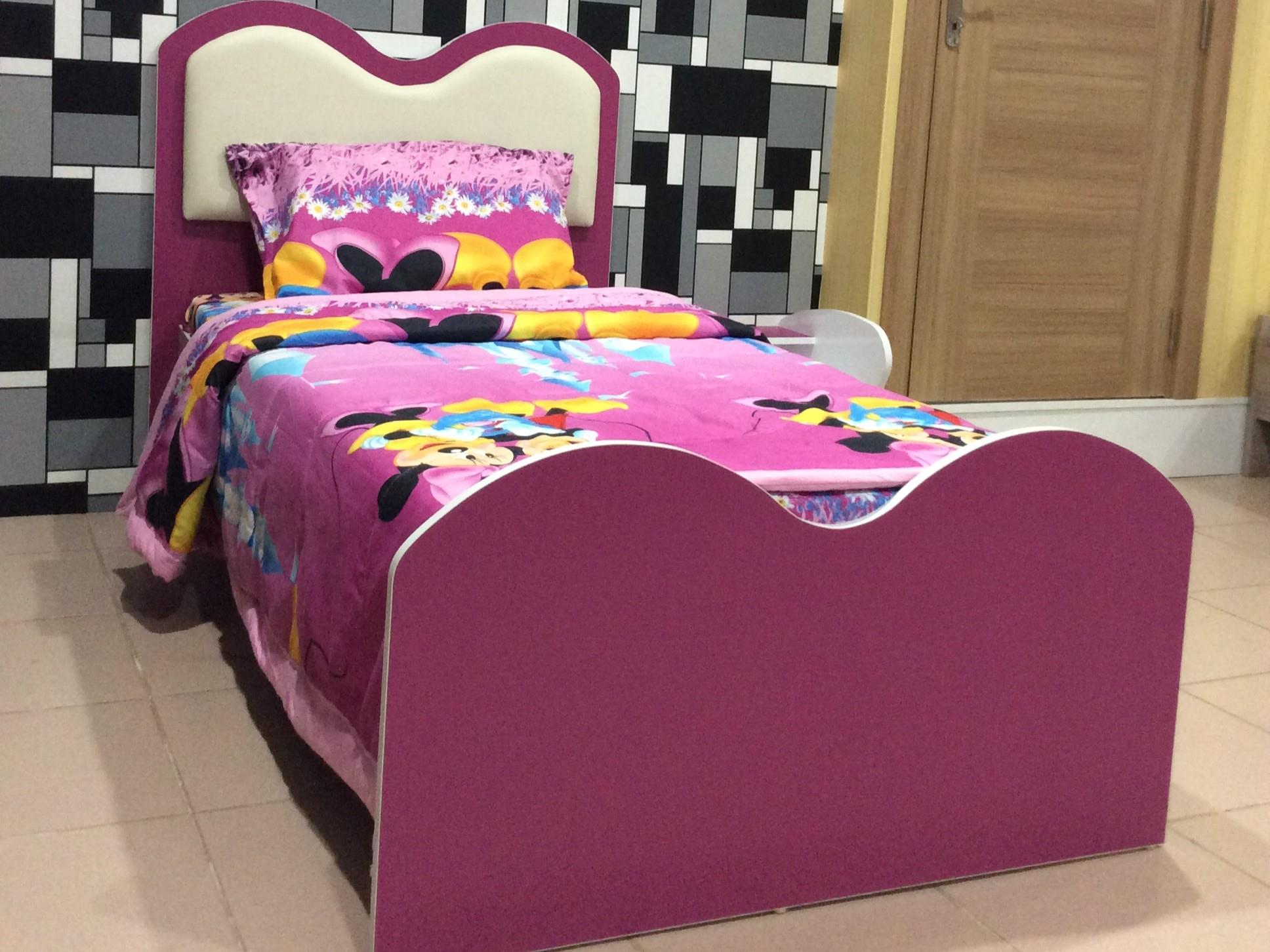 HEART BEDSTEAD