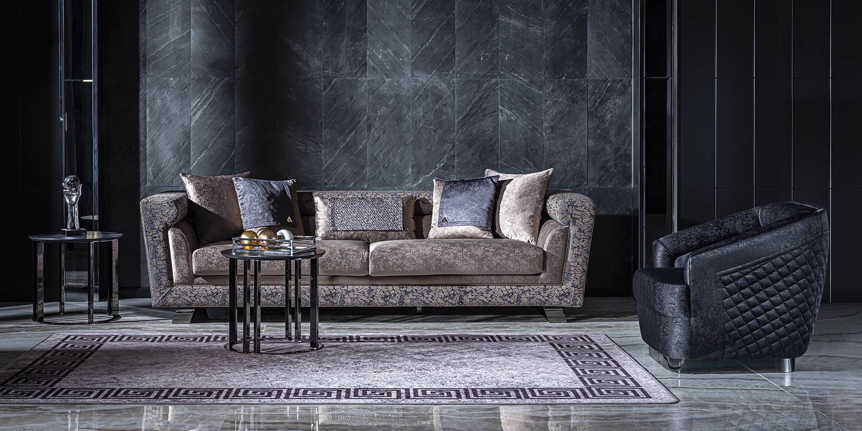 LION SOFA SET