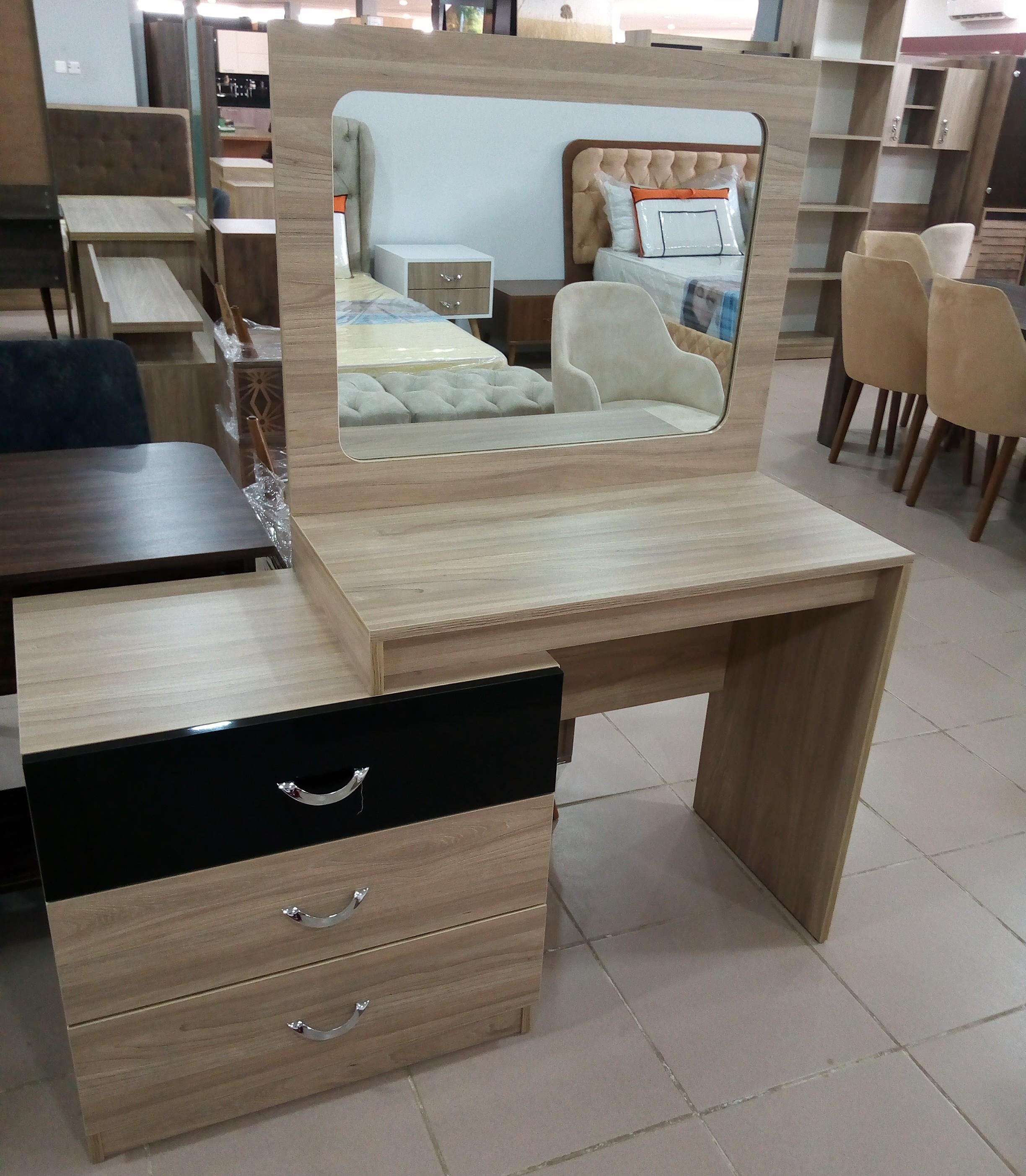 LISBON-X MAKE-UP TABLE