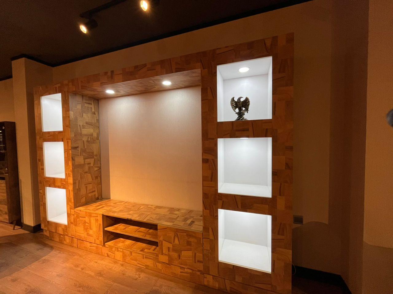 VICTORY TV WALL UNIT TP & LIGHTS