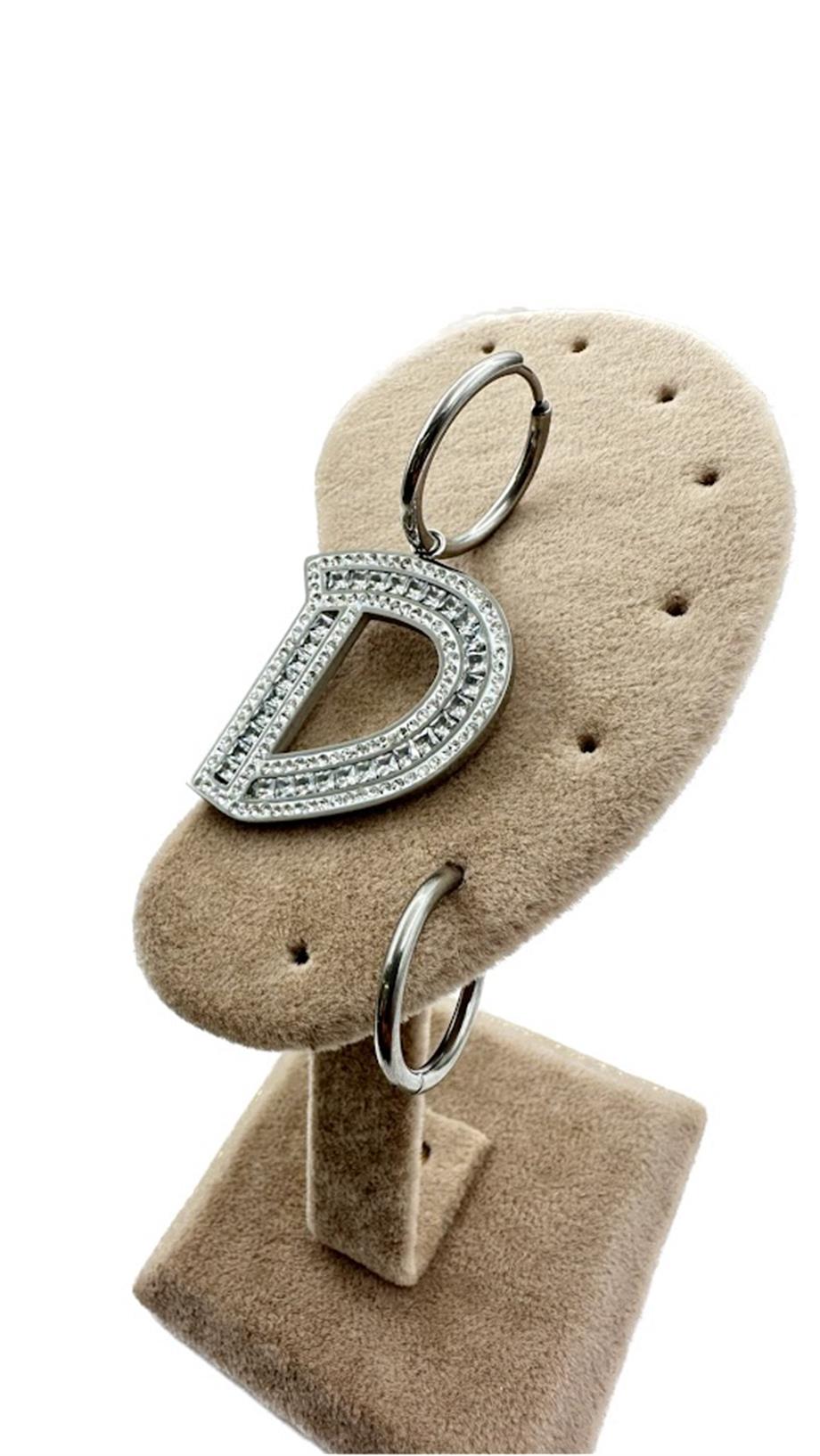 ''D'' HARF ÇELİK BÜYÜK KÜPE