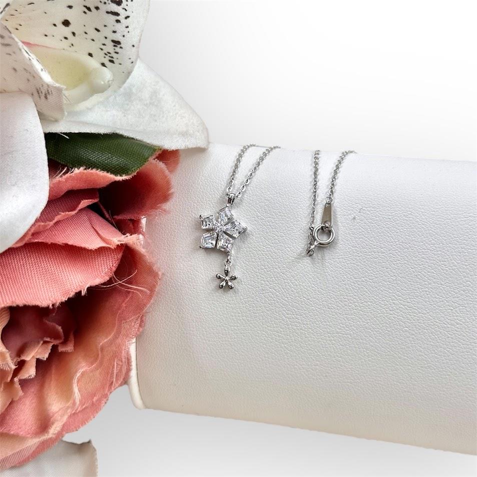 BAGET TAŞ GÜMÜŞ KOLYE