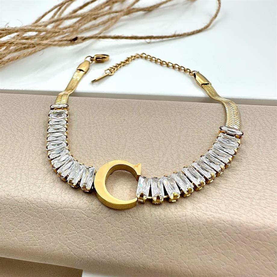 ''C'' HARF ÇELİK BİLEKLİK