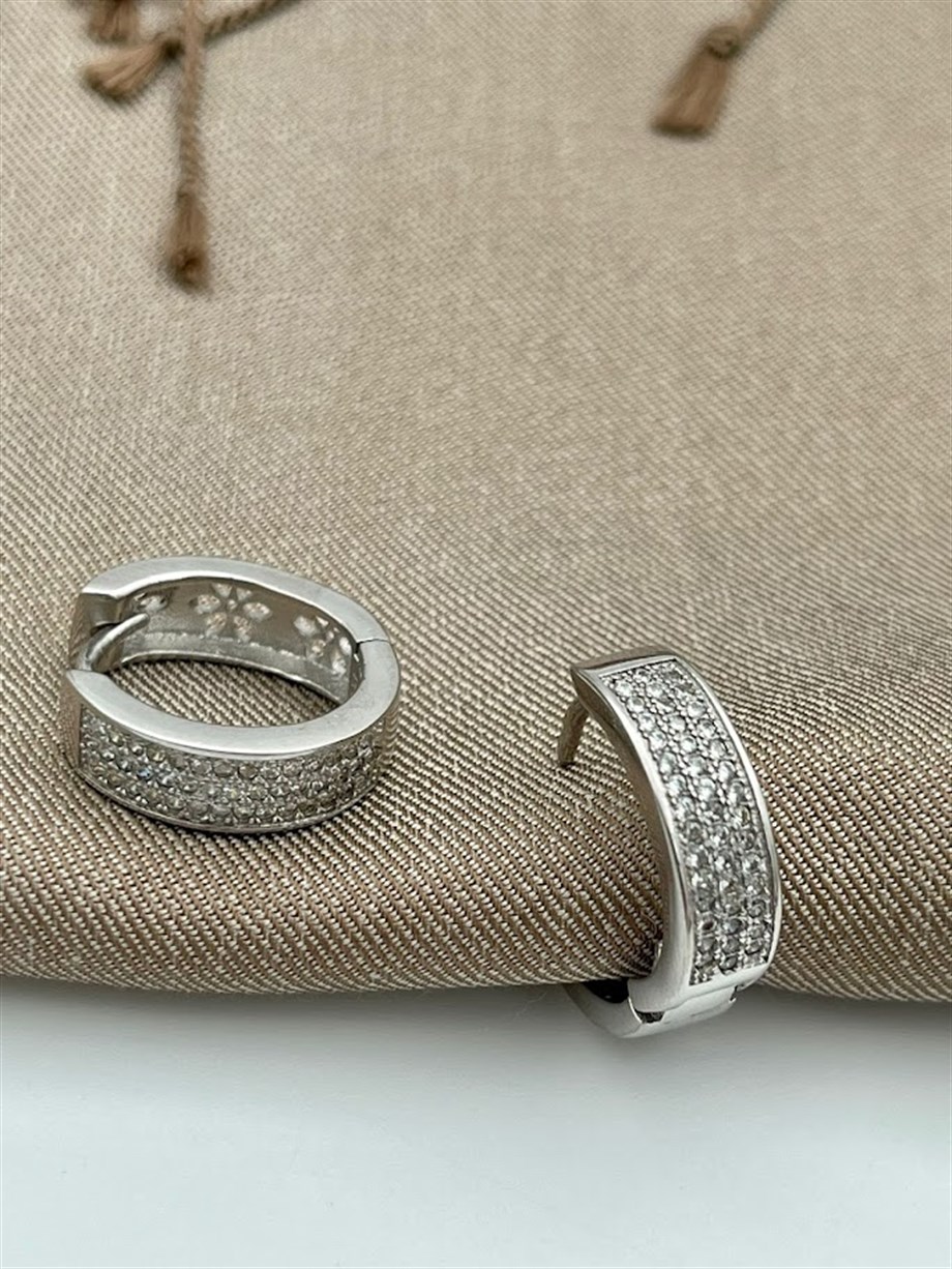 TAŞLI GÜMÜŞ HALKA KÜPE