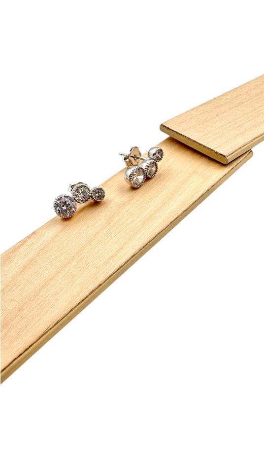 TAŞLI GÜMÜŞ KÜPE