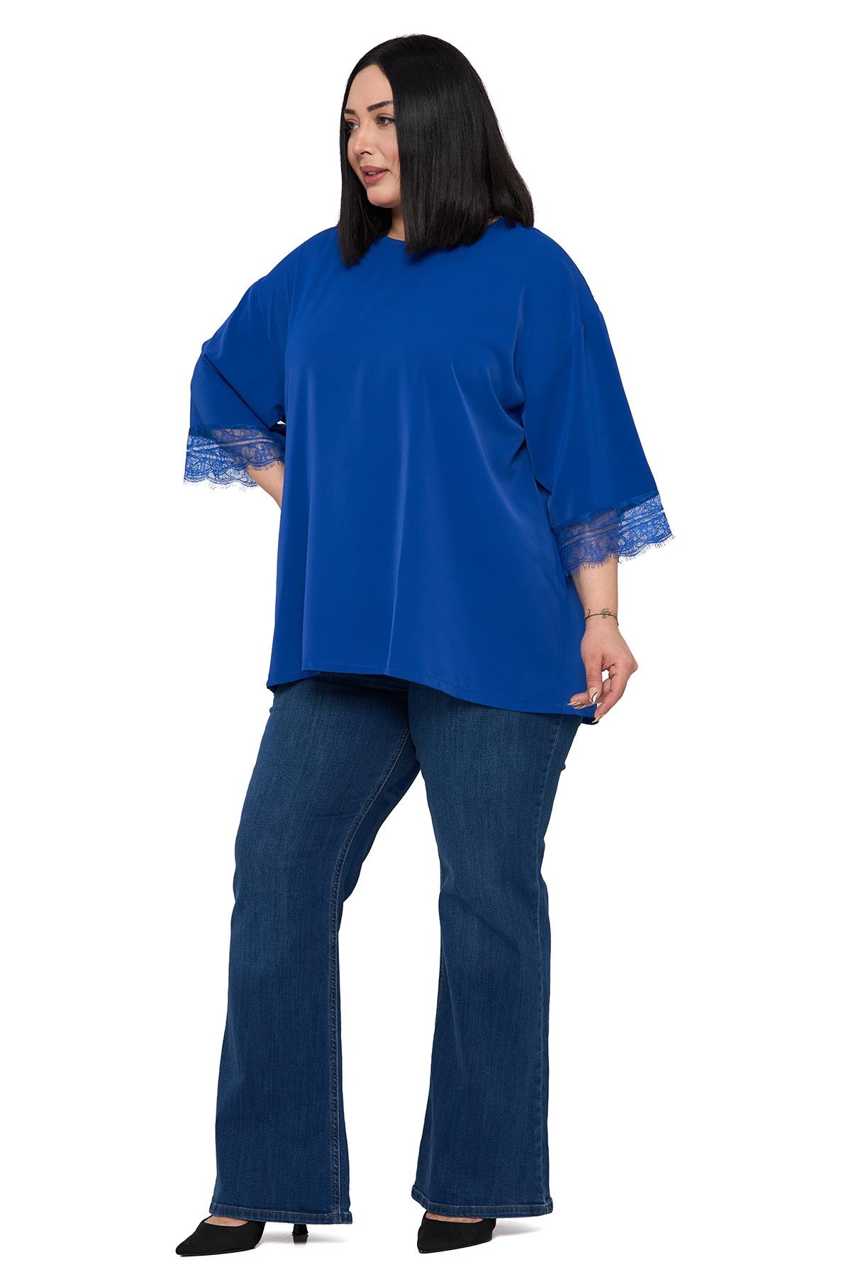 Büyük Beden Dantel Detaylı Yarım Kol Saks Mavi Bluz