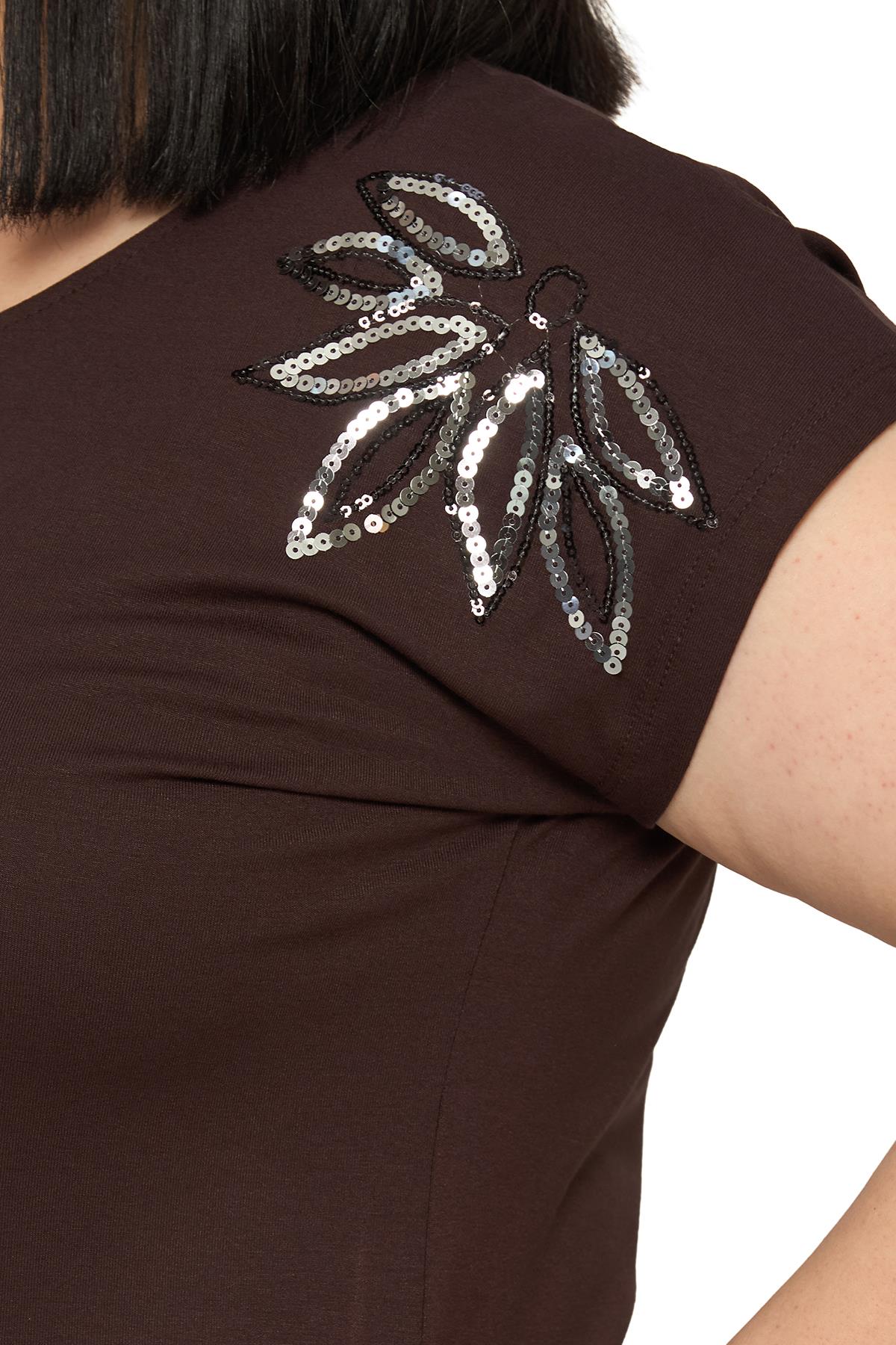 Büyük Beden Düşük Kısa Kollu Omuzda Yaprak Desenli Kahverengi Bluz