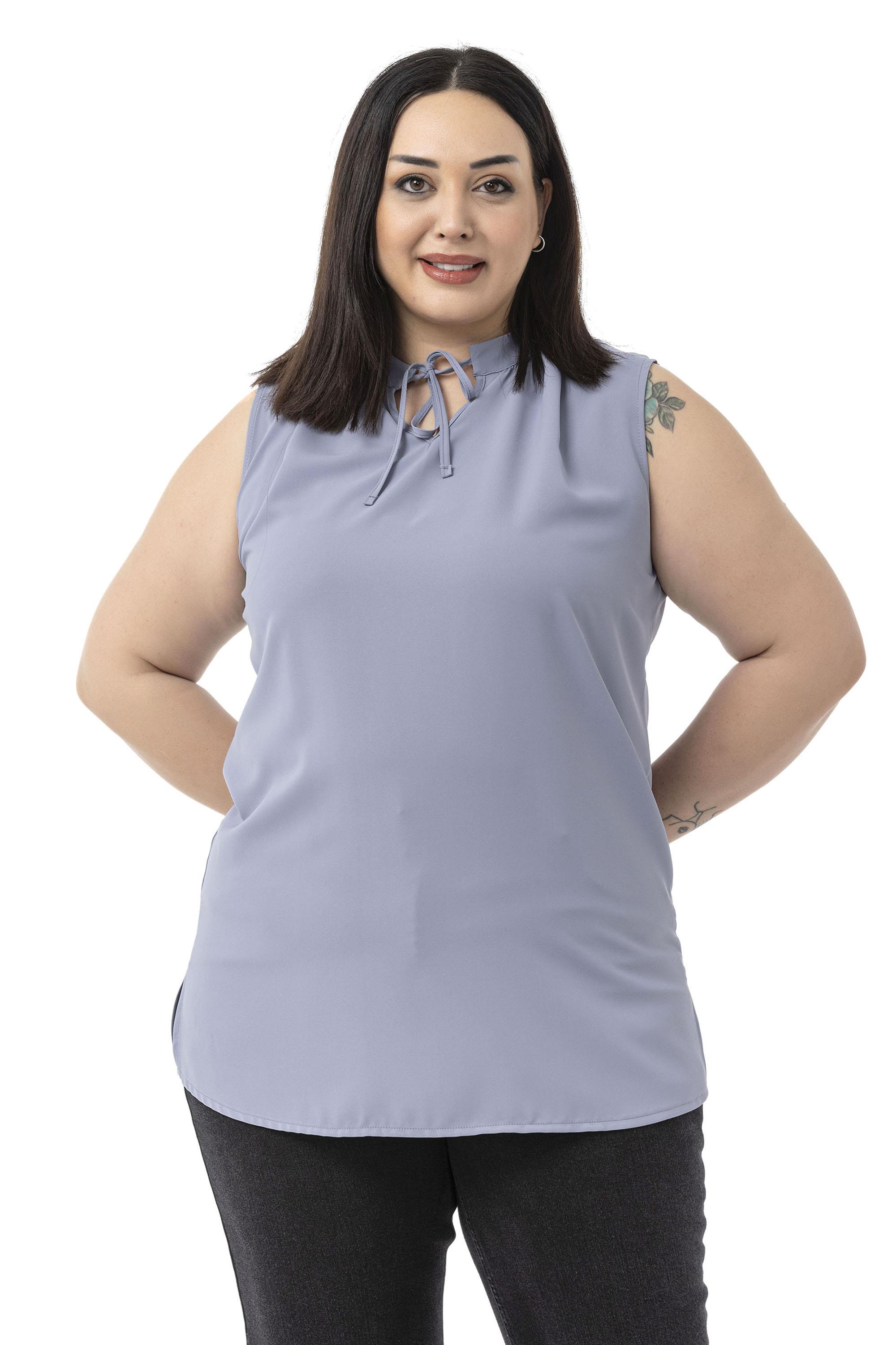 Büyük Beden Yakası Bağlamalı Dik Yaka Yanı Yırtmaçlı Dökümlü Kolsuz Gri Bluz