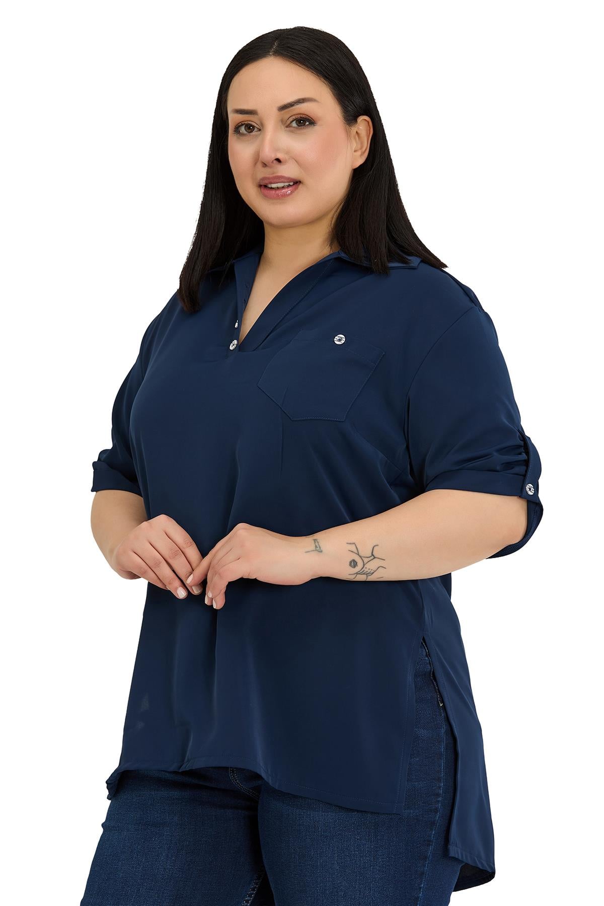 Büyük Beden Yakası Düğme ve Pat Detaylı Kolu Apoletli Lacivert Bluz