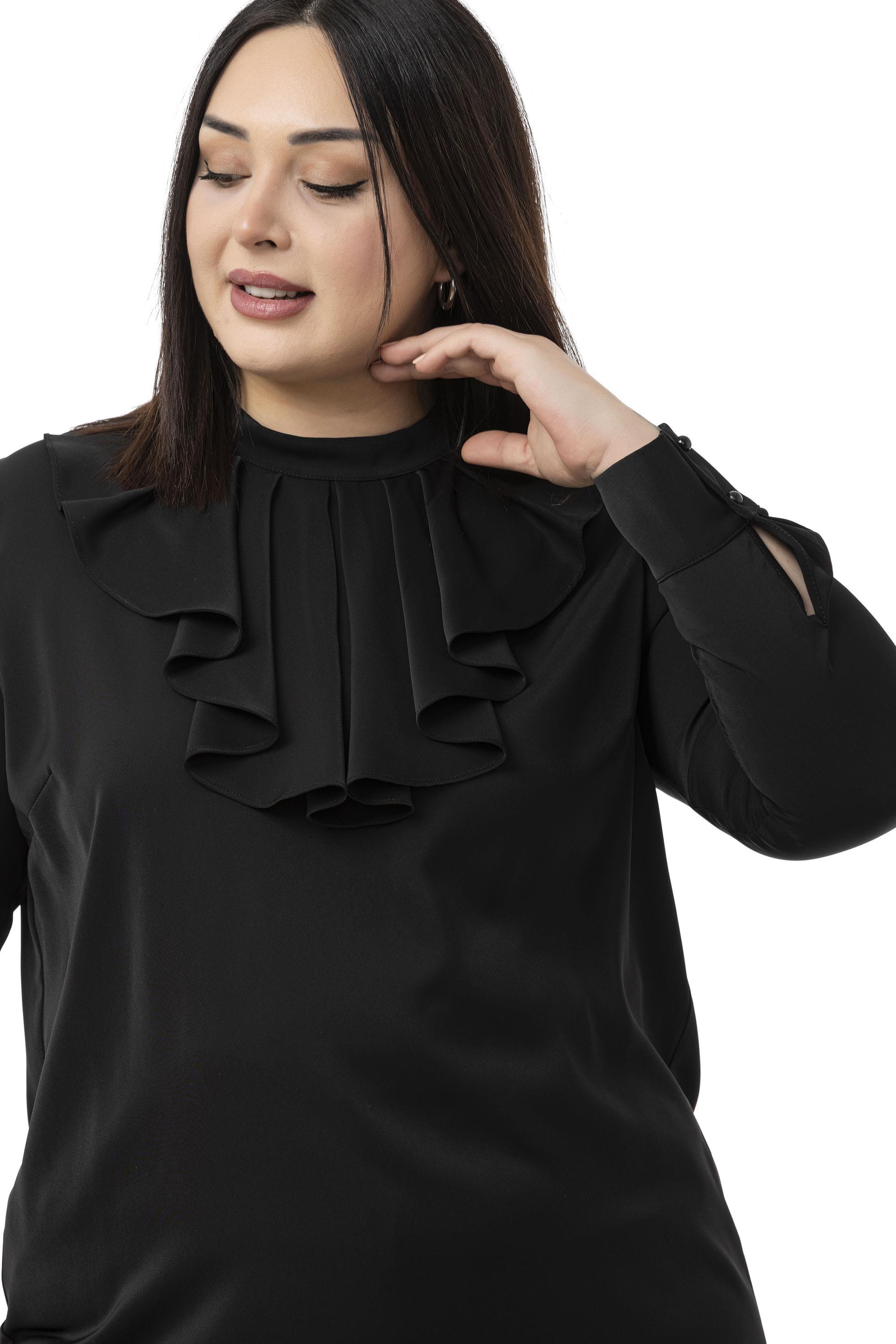 Büyük Beden Yakası Tek Kat Volanlı Manşetli Siyah Bluz