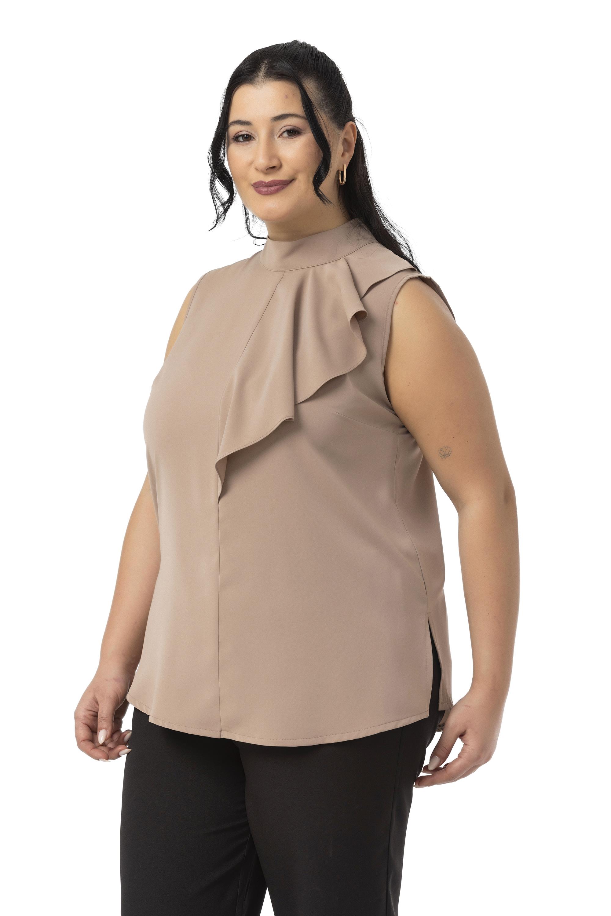 Büyük Beden Yarım Dik Yaka Asimetrik Volanlı Kolsuz Vizon Bluz