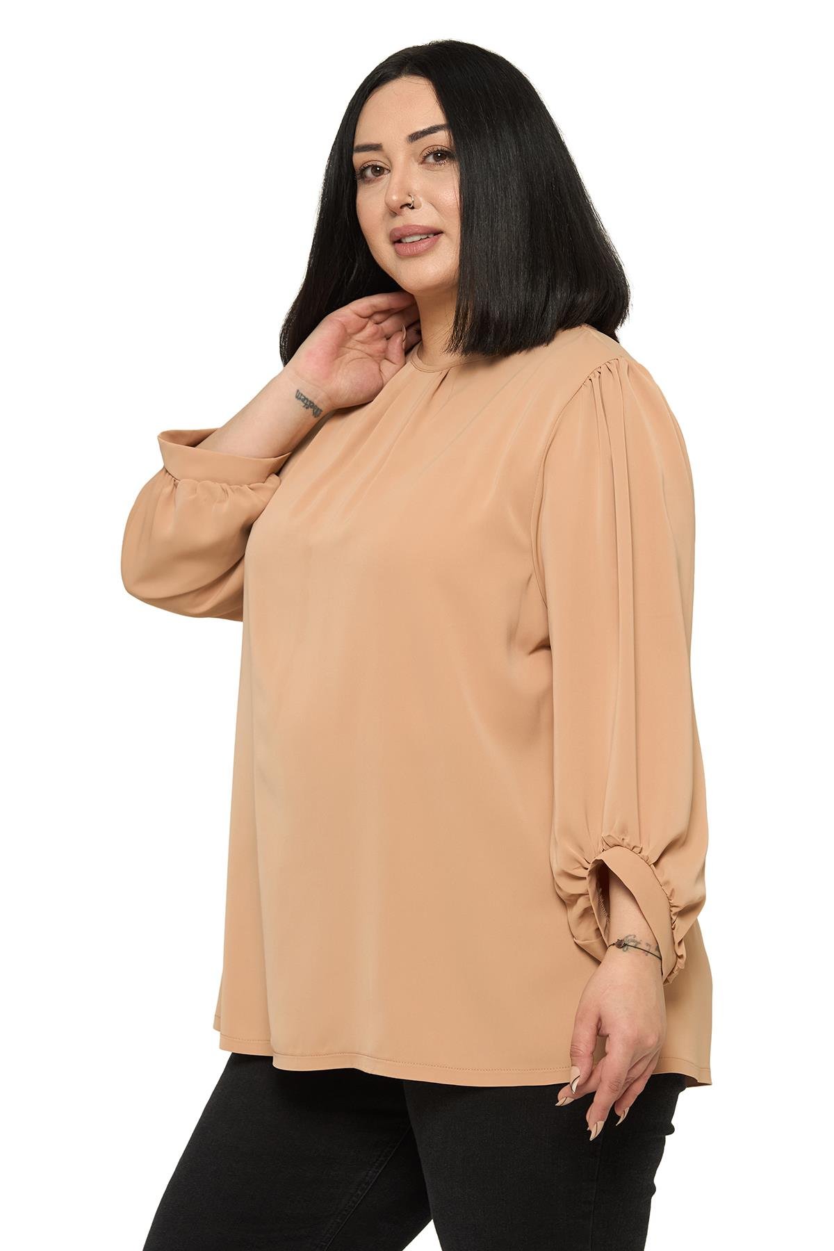 Büyük Beden Yuvarlak Yaka Truvakar Büzgülü Kollu Rahat Kesim Vizon Bluz