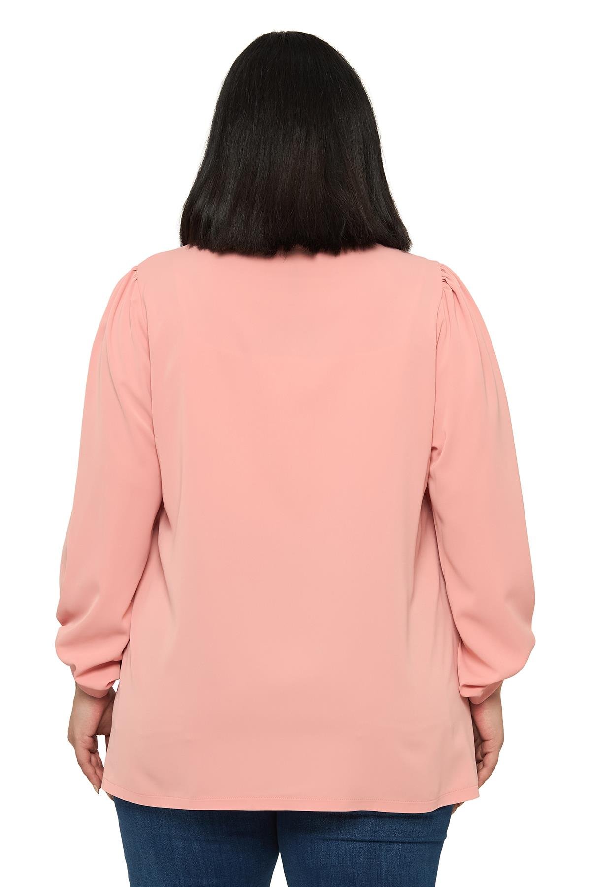 Büyük Beden Yuvarlak Yaka Truvakar Büzgülü Kollu Rahat Kesim Pudra Bluz