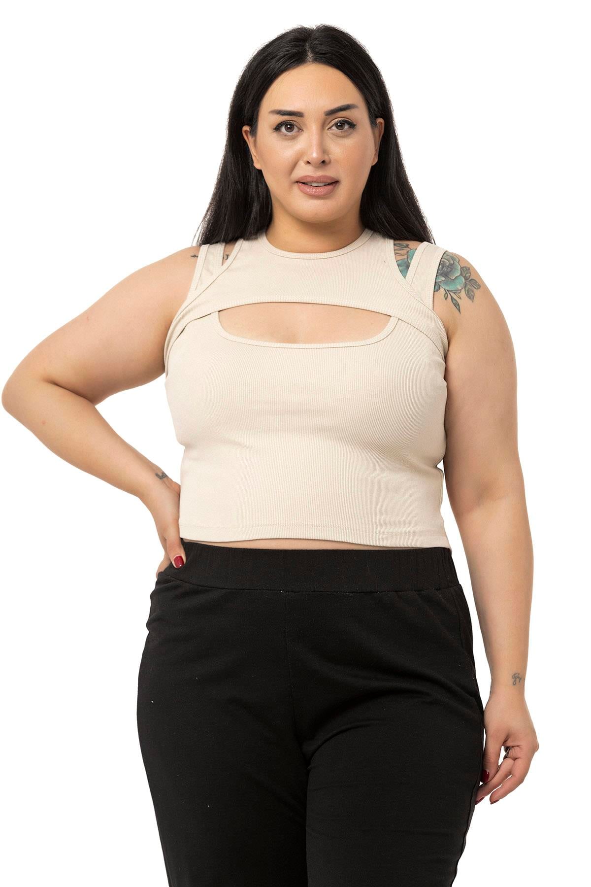 Büyük Beden Göğüs Dekolteli Fitilli Kaşkorse Bej Rengi Body