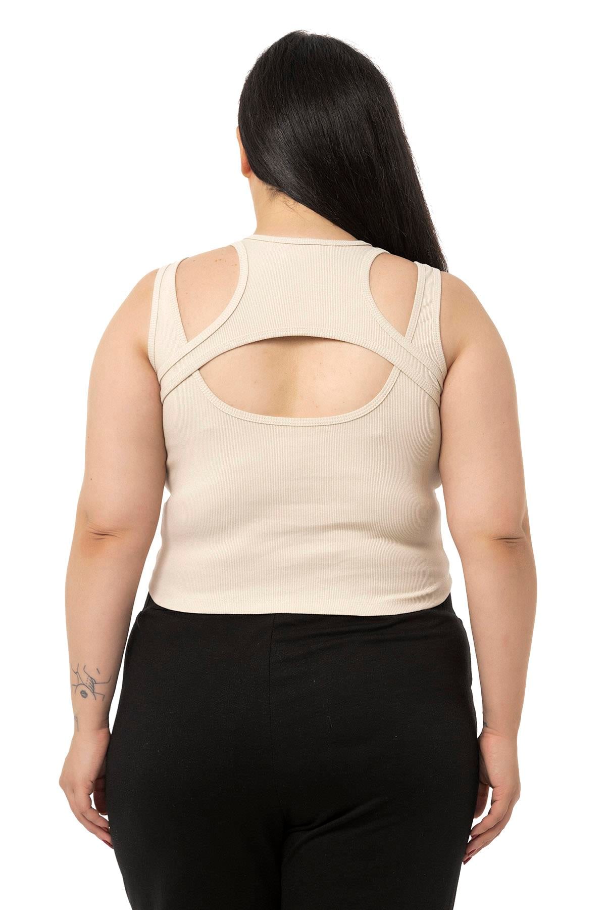 Büyük Beden Göğüs Dekolteli Fitilli Kaşkorse Bej Rengi Body