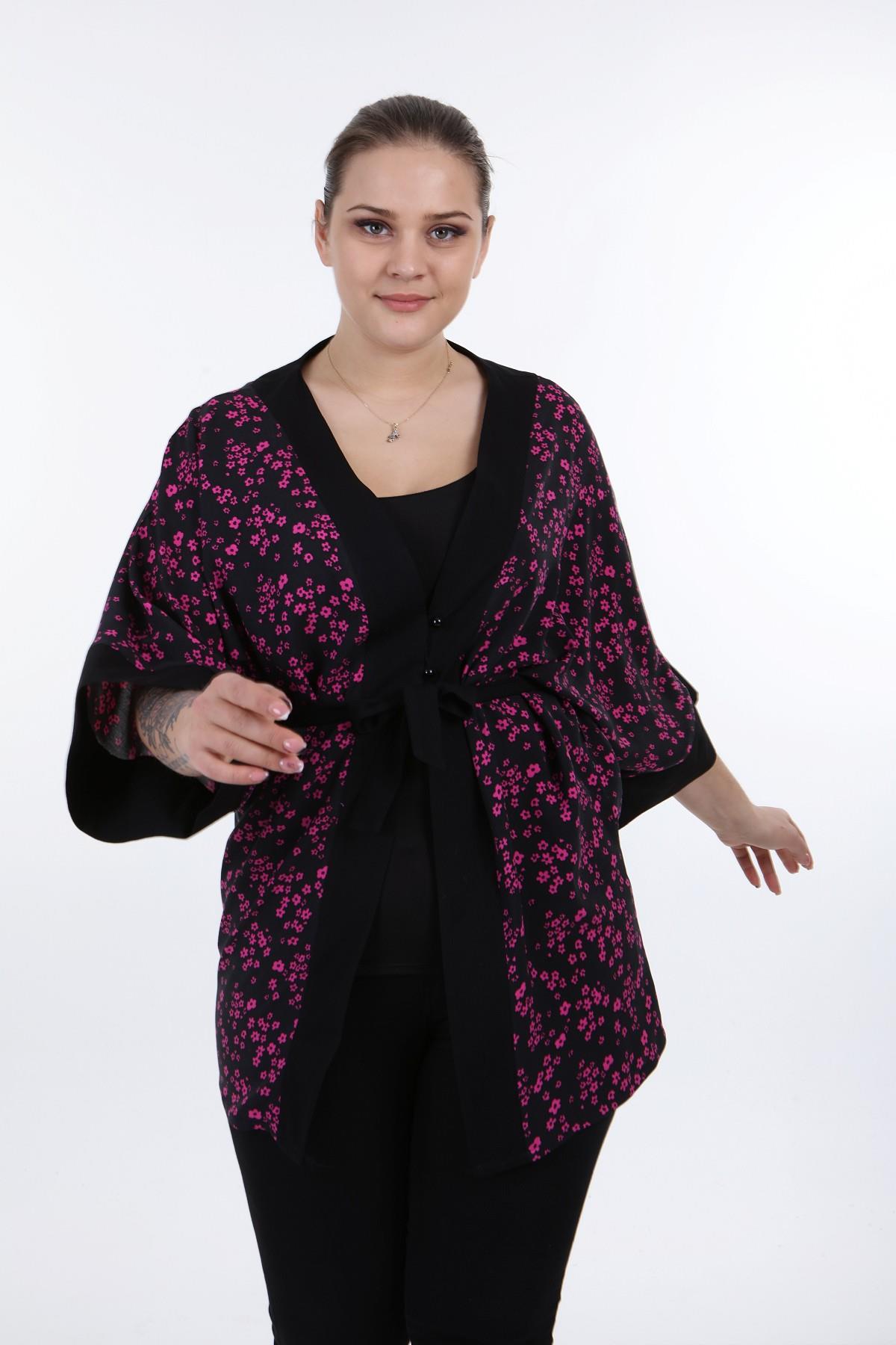 Önden Bağlamalı ve Düğmeli Kolları Geniş Küçük Çiçekli Siyah Fuşya Kimono