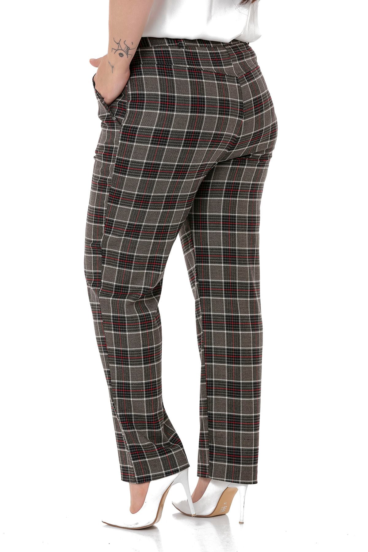 Plus Size Slim Leg Pocket Black Red Plaid Trousers